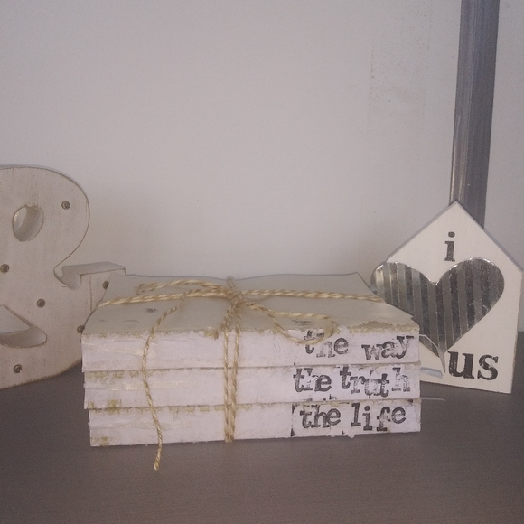 Stamped Deconstructed Bibles Tray Table Decor - Picture 1 of 2